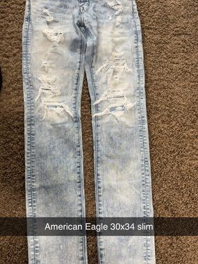 American Eagle Outfitters Light Wash Distressed Slim Jeans - Men